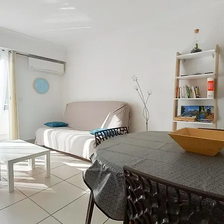 Marine Les Pins Апартаменты Антиб