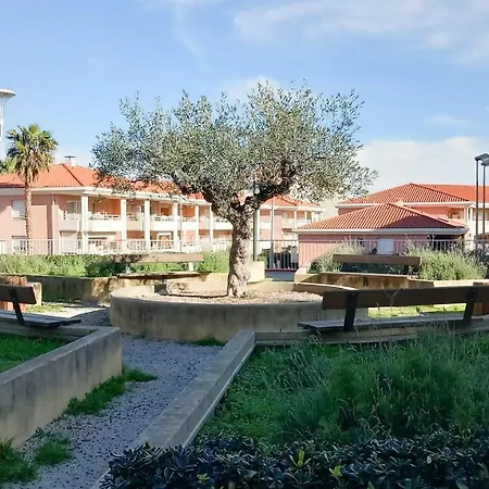 Marine Les Pins Антиб